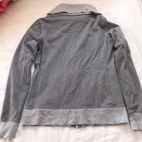 Banana republic grey sweater - Picture 2 of 7